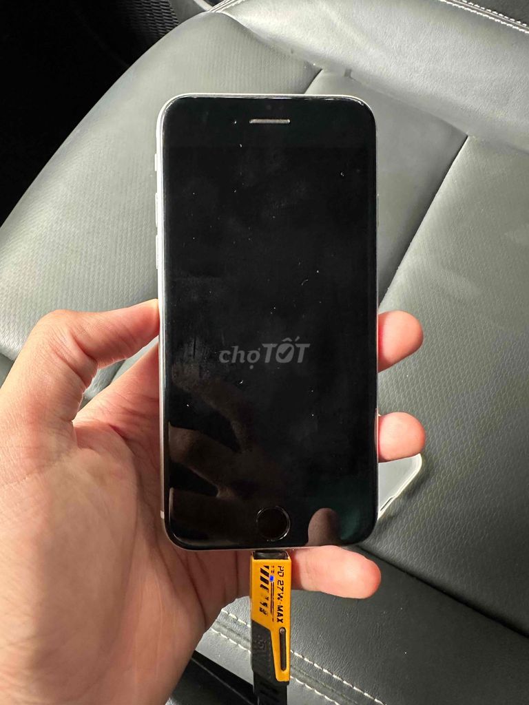 Apple iPhone SE 2 Trắng Đã sử dụng. Mua bán Điện thoại tại Quận Hoàng Mai Hà Nội được đăng bởi Nguyễn Minh Đức hình 1