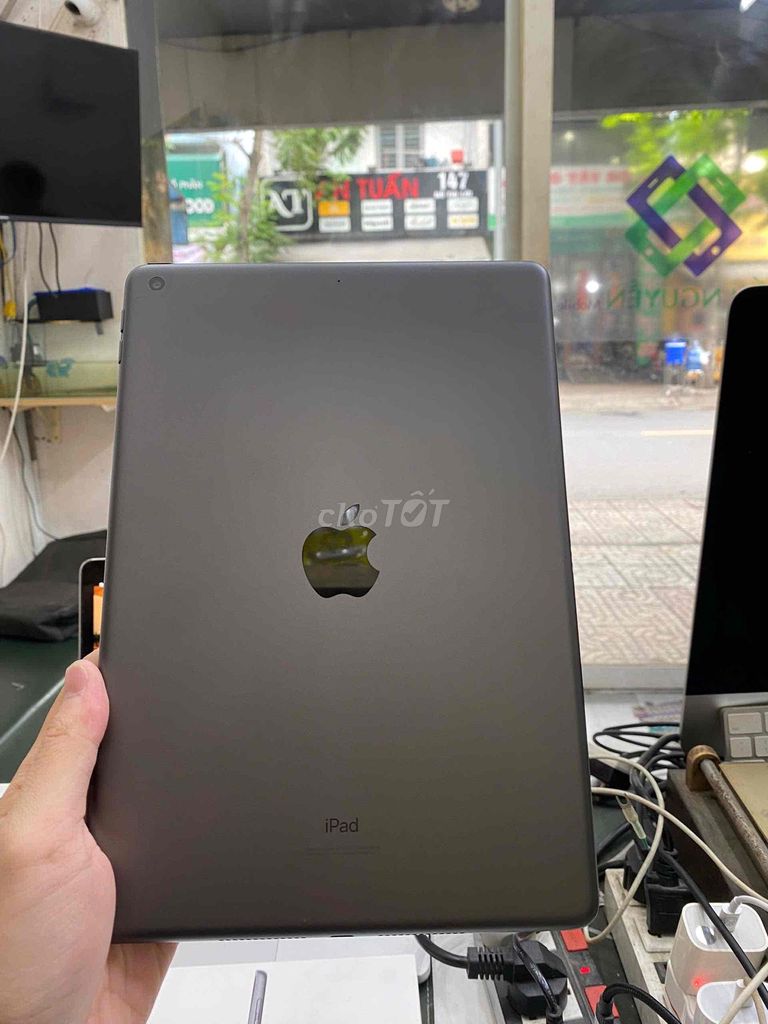 Apple iPad Gen 9 64GB Xám WiFi 98%. Mua bán Máy tính bảng tại Quận 3 Tp Hồ Chí Minh được đăng bởi Tuấn Nguyễn hình 1