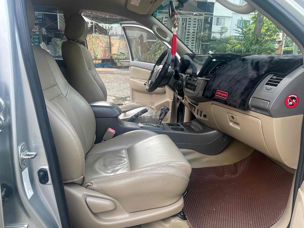 e bán fortuner 2013 máy xăng màu bạc. Mua bán Ô tô tại Quận 8 Tp Hồ Chí Minh được đăng bởi Quang Tuấn Lê hình 4
