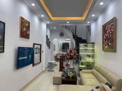 Bán nhà Thái Thịnh, ngõ thông gần ô tô, sáng thoáng, KD, 52m2*5T.. Mua bán nhà ở tại Quận Đống Đa Hà Nội được đăng bởi Mai Anh