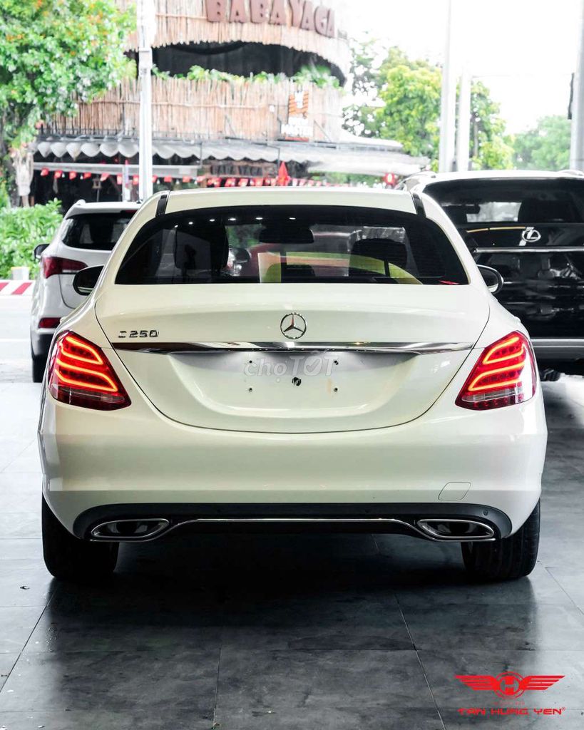 🌧️ Mercedes C250 , 2016 🌧️
 xe cực đẹp. Mua bán Ô tô tại Quận Hải Châu Đà Nẵng được đăng bởi TÂN HƯNG YÊN AUTO hình 11
