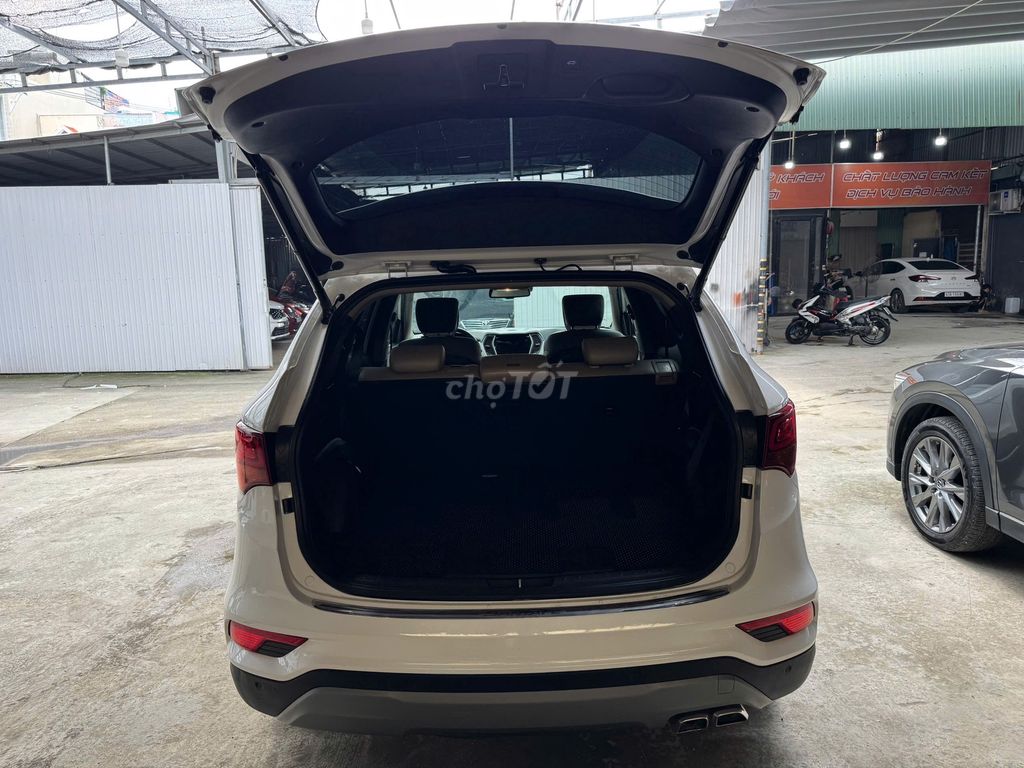 Hyundai Santa Fe 2017  - 99000 km. Mua bán Ô tô tại Thành phố Thủ Đức Tp Hồ Chí Minh được đăng bởi Thy Ôtô Cũ Miền Nam hình 8