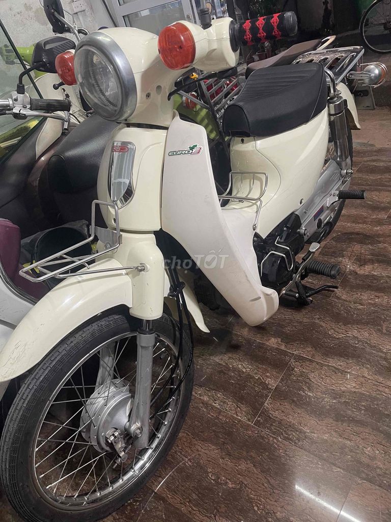 Cúp 50cc Xe Đẹp Đi Cực Ít 13000km Nguyên Zin Êm Ru. Mua bán Xe máy tại Quận Hoàng Mai Hà Nội được đăng bởi Tuấn Giang hình 1
