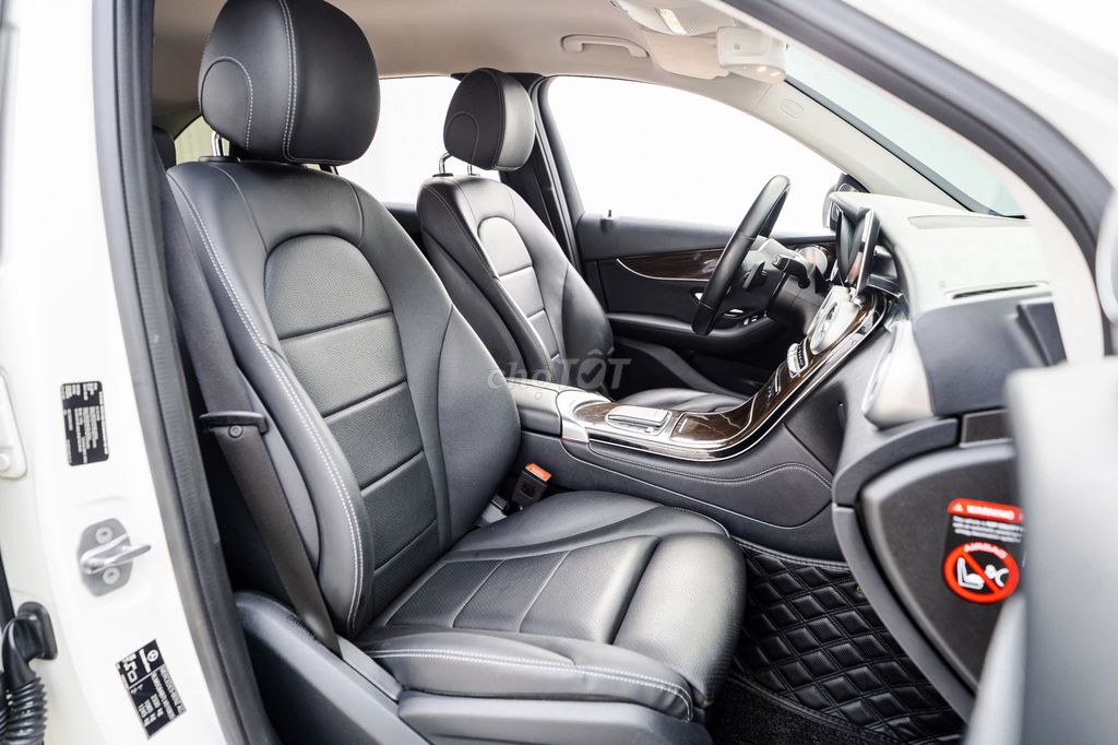 Mercedes-benz GLC200 Sản xuất 2020. Mua bán Ô tô tại Quận Cầu Giấy Hà Nội được đăng bởi Quân Q Auto hình 9