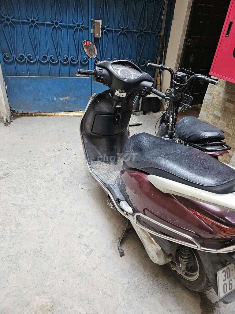 Honda Lead Trắng. Mua bán Xe máy tại Quận Đống Đa Hà Nội được đăng bởi anh Huy hình 3