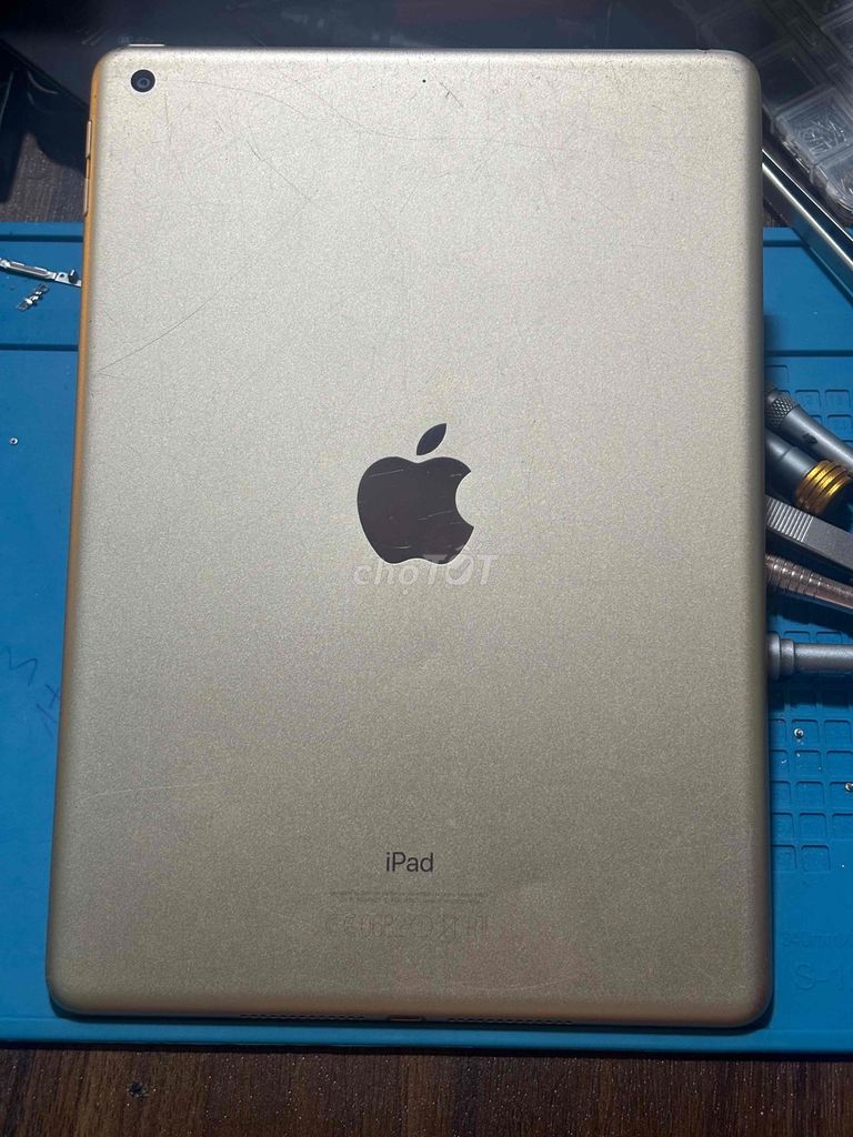 Bán ipad gen 5.wifi 32G .ip air 2 4G wifi