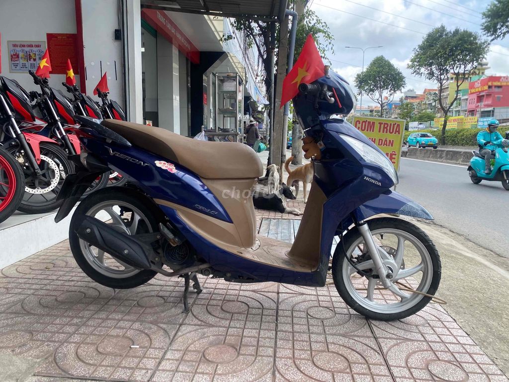 Honda Vision 110 đk 2013 màu xanh đen BST. Mua bán Xe máy tại Quận 12 Tp Hồ Chí Minh được đăng bởi Xe Máy Hoàng Giang An Sương  hình 4