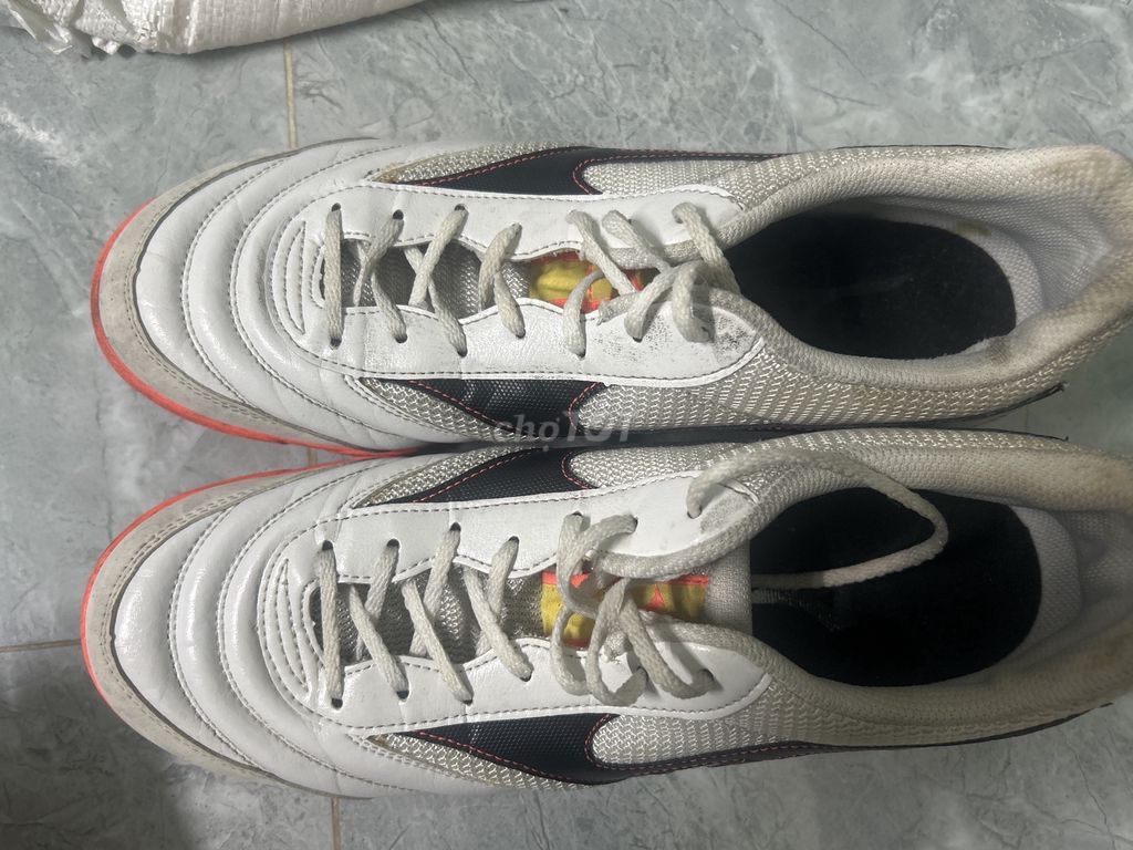 Giày đá bóng Mizuno Moreila Sala Club TF Nam. Mua bán Giày dép tại Quận Bình Tân Tp Hồ Chí Minh được đăng bởi Hưng Phúc hình 1