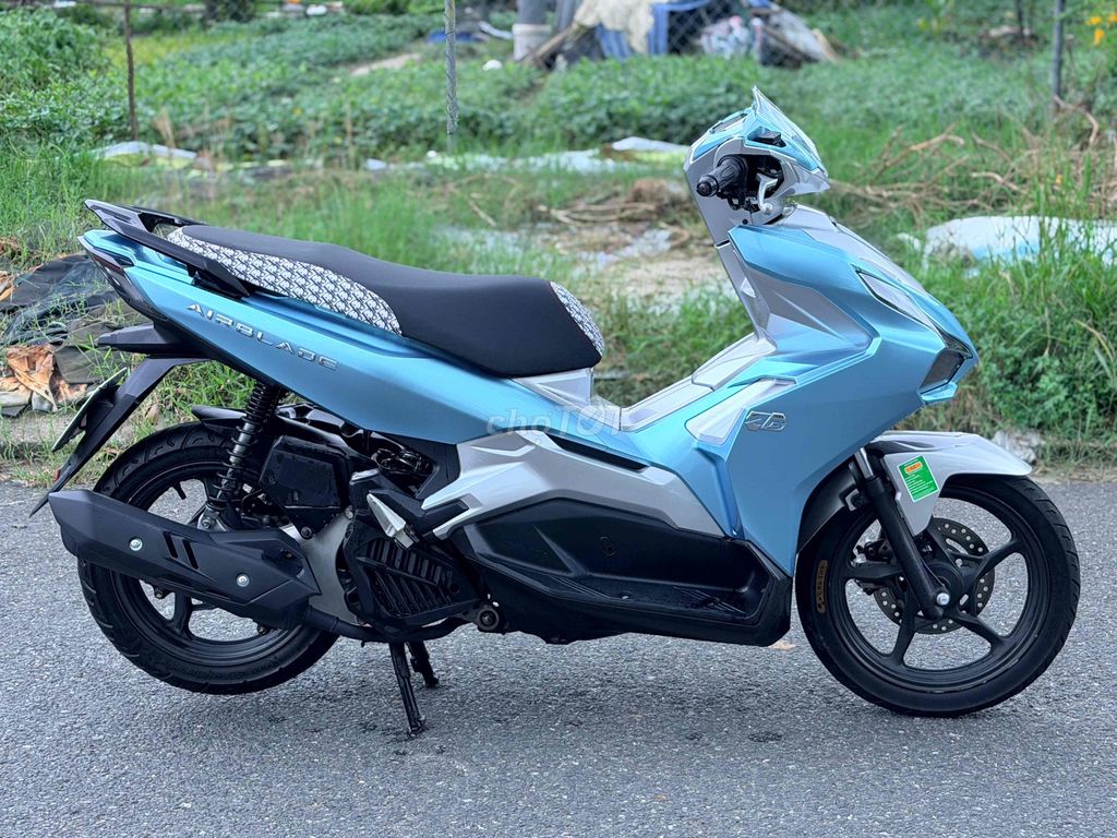 Лезвие Honda Air Blade 150 2021 ABS синее серебро 43