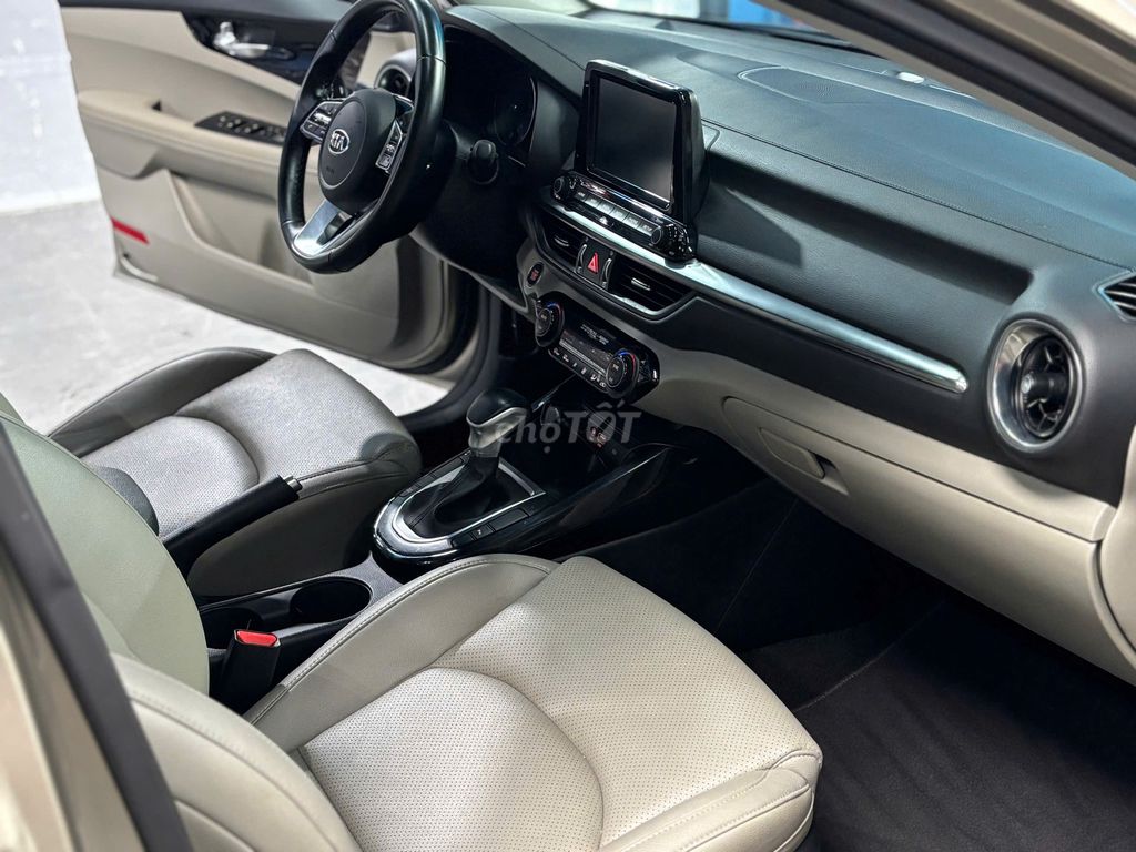 Kia Cerato 2019 1.6 AT Luxury - 20000 km. Mua bán Ô tô tại Huyện Hóc Môn Tp Hồ Chí Minh được đăng bởi Đạt hình 9