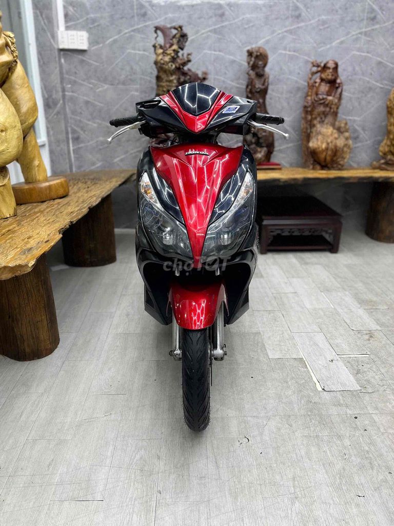 Honda Airblade красивый кузов, оригинальный двигатель, тихий