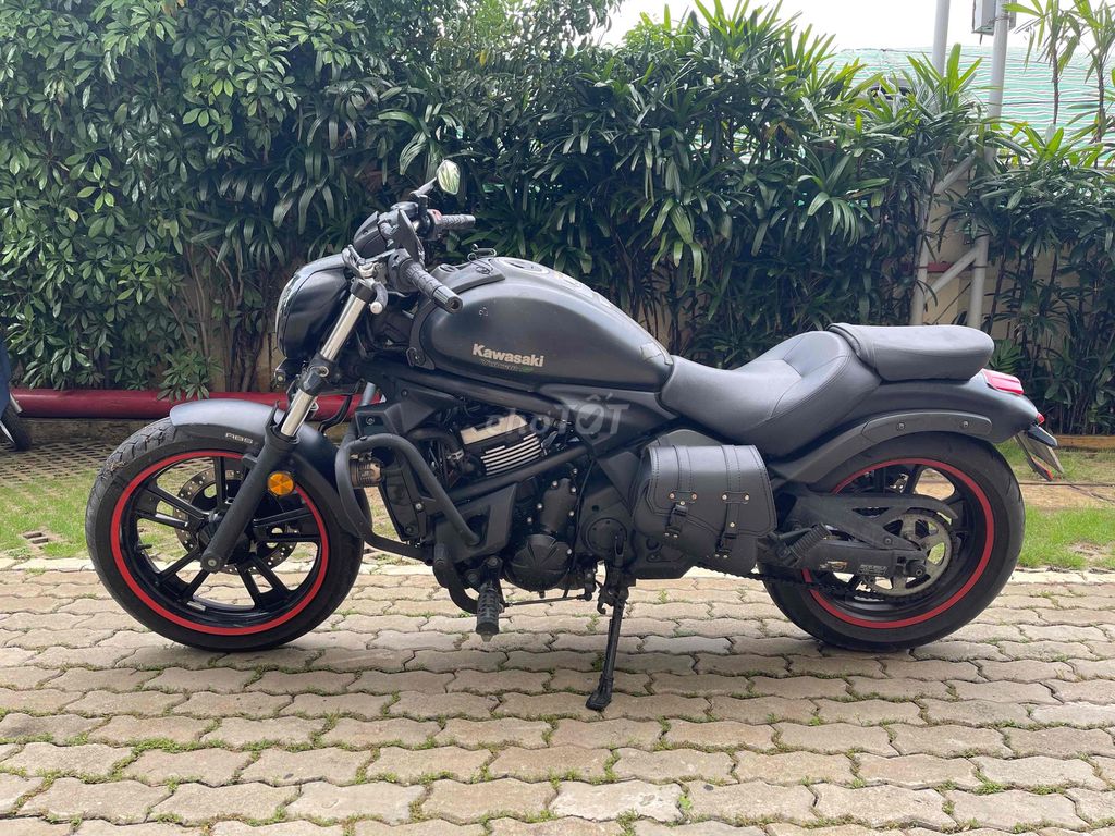 Кавасаки Вулкан 650S 2018, черный, 52 000 км