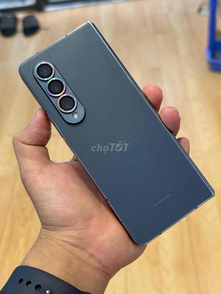 Samsung Z Fold 4 256GB Xám 98%. Mua bán Điện thoại tại Quận 3 Tp Hồ Chí Minh được đăng bởi Phone2Hand hình 1
