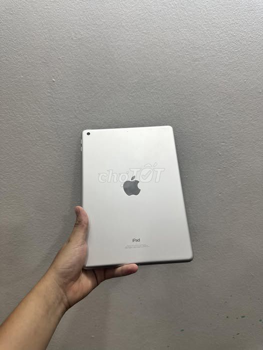 Apple iPad Gen 6 32-128GB Bạc. Mua bán Máy tính bảng tại Quận 1 Tp Hồ Chí Minh được đăng bởi Hội Đồ Điện Tử hình 1