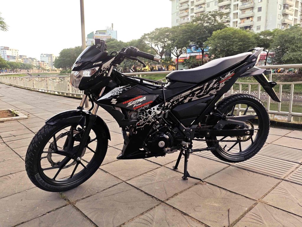Suzuki Satria 150 FI Xe mới -Xe Hải quan lướt. Mua bán Xe máy tại Quận Cầu Giấy Hà Nội được đăng bởi Tong motor xe may hình 2