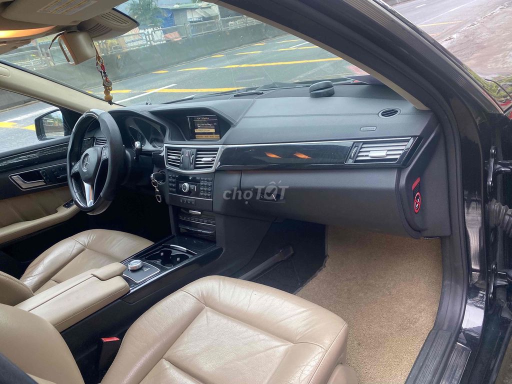 Mercedes Benz E 250, 2013 - 1 chủ từ mới. Mua bán Ô tô tại Huyện Phú Lộc Thừa Thiên Huế được đăng bởi Hiếu xe cỏ  hình 8