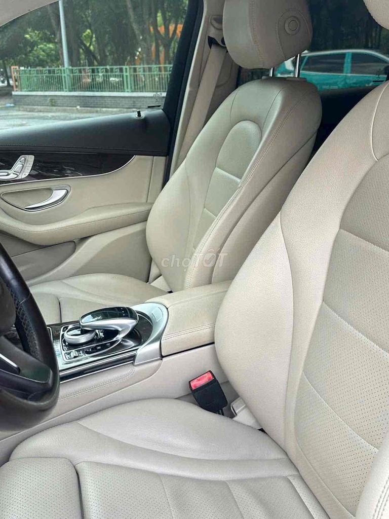 Mercedes-Benz GLC 200 2018 Đen. Mua bán Ô tô tại Quận Nam Từ Liêm Hà Nội được đăng bởi Trường Thịnh Phát autu Quốc Toản hình 6