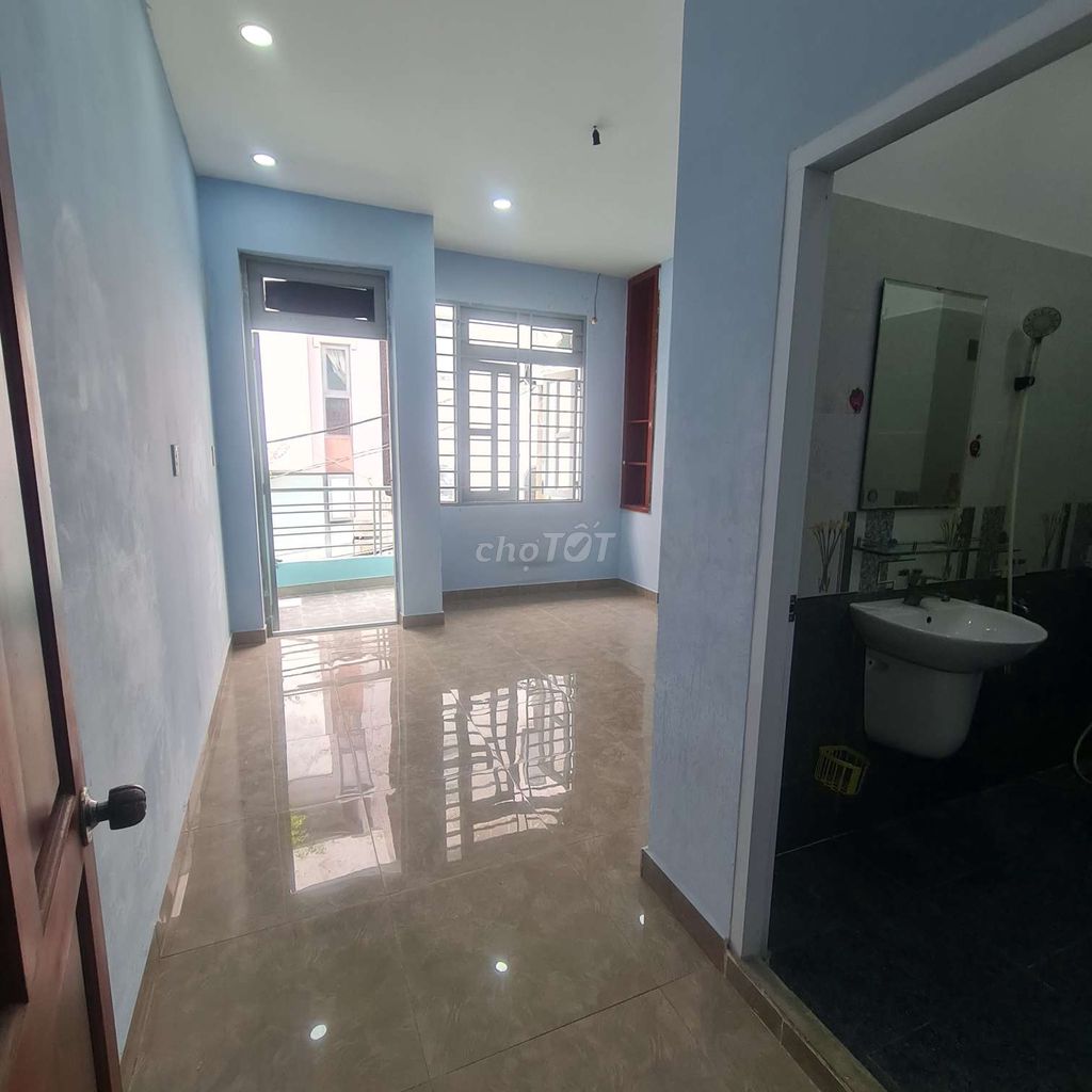 Phòng Ban công mới