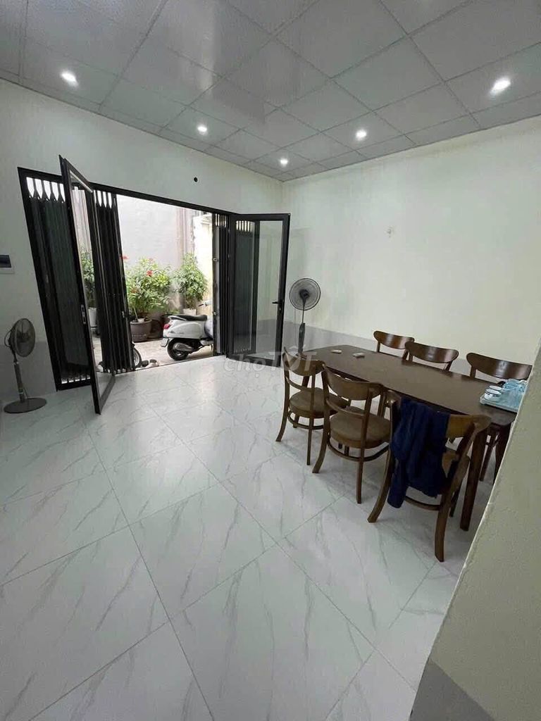 Cho thuê nhà 1 tầng Nghi Tàm, Tây Hồ, full đồ