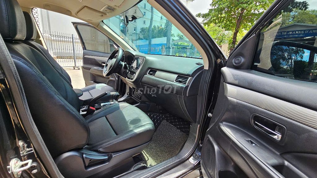Mitsubishi Outlander 2019 2.0 CVT - 68000 km. Mua bán Ô tô tại Quận 10 Tp Hồ Chí Minh được đăng bởi Anh Thanh hình 12