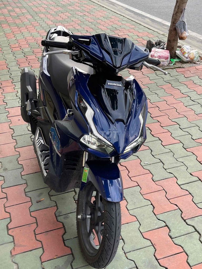 Воздушный клинок Honda 2022 125 куб. см, синий, 22000 км