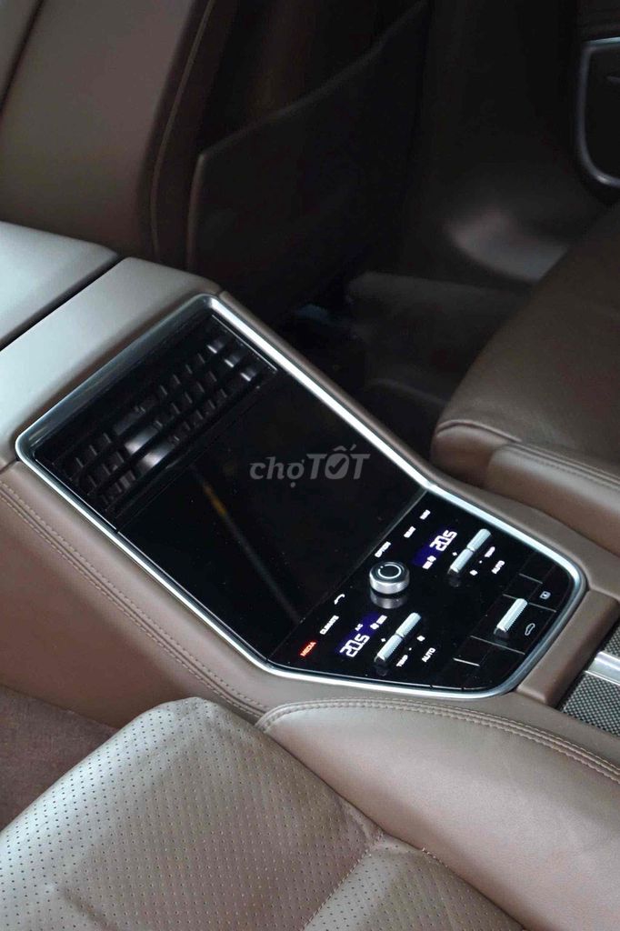 Porsche Panamera 3.0 V6 model 2018. Mua bán Ô tô tại Quận 8 Tp Hồ Chí Minh được đăng bởi Khoa nguyễn hình 12