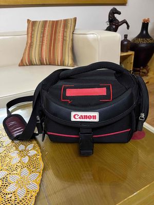 pass túi máy ảnh của hãng Canon