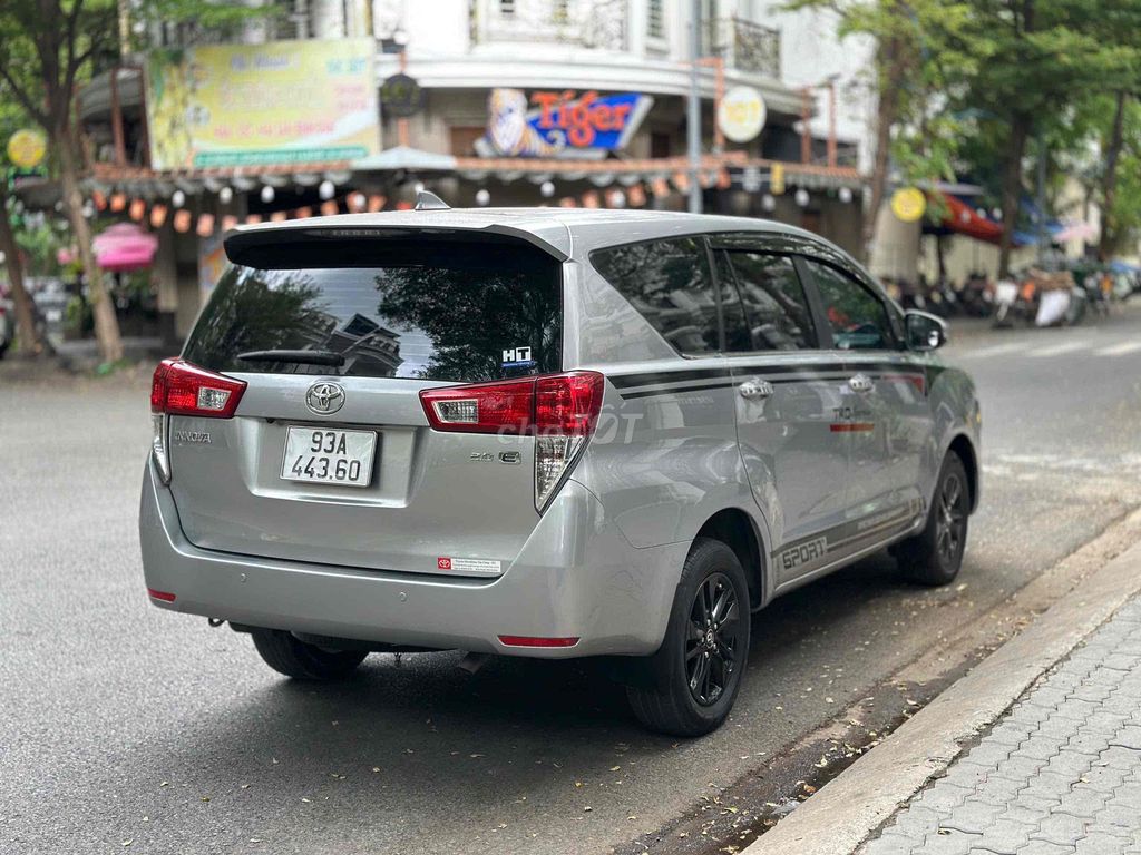 Toyota Innova 2018 photo 2