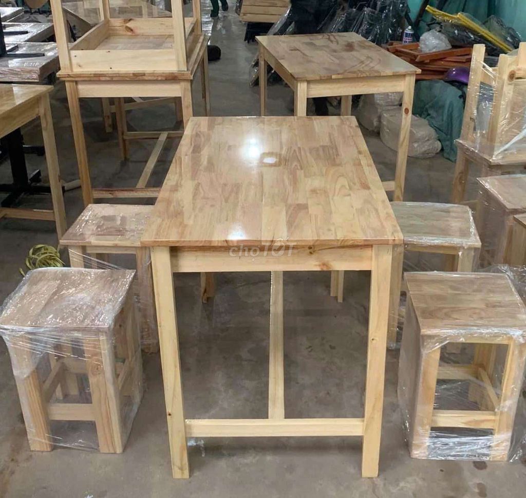 Bộ bàn ghế 60x80 mới 100%. Mua bán Bàn ghế tại Quận Tân Phú Tp Hồ Chí Minh được đăng bởi Duy Thuy hình 1