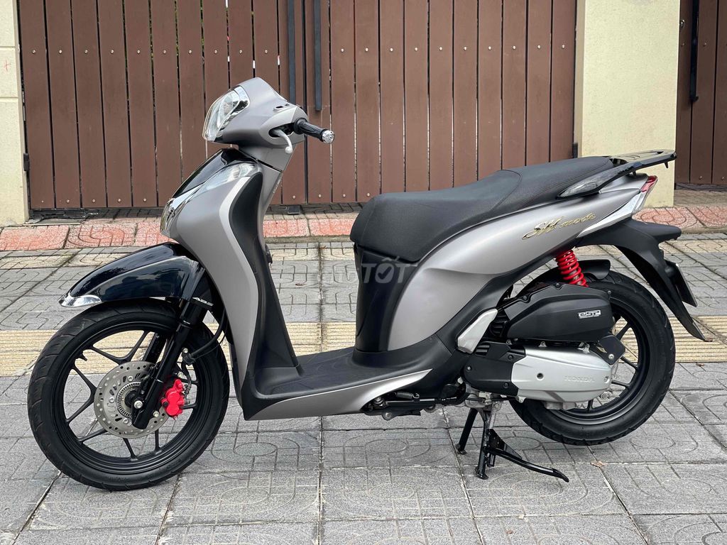 Honda SH Mode с ABS 2020, популярный матовый серо-серебристый цвет, спортивный черный