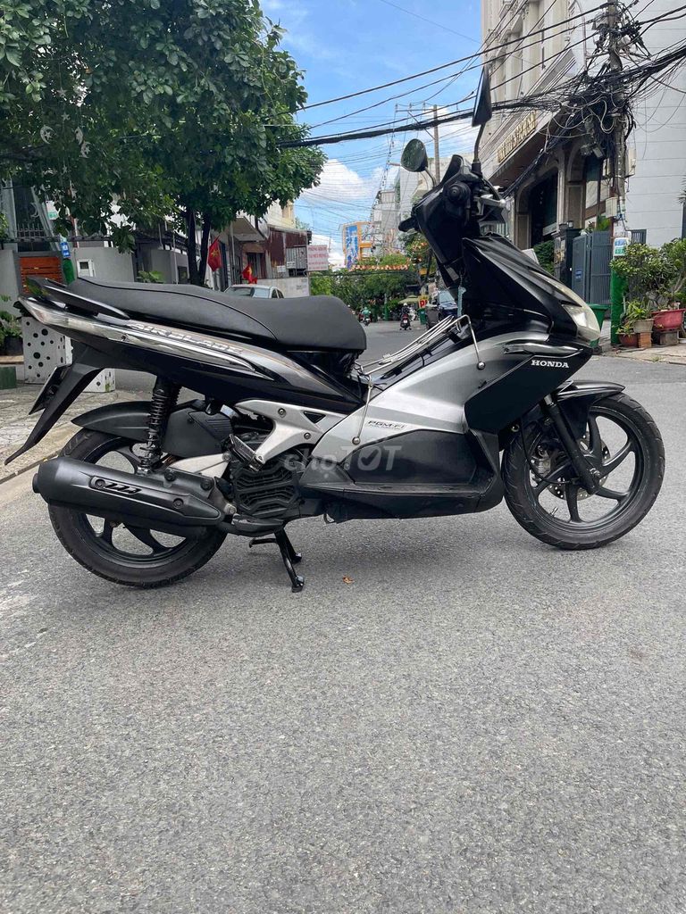 Honda Ab 2011 đời chót nẹp xi,bstp,xe zin êm ru. Mua bán Xe máy tại Quận 7 Tp Hồ Chí Minh được đăng bởi Trung Anh hình 7