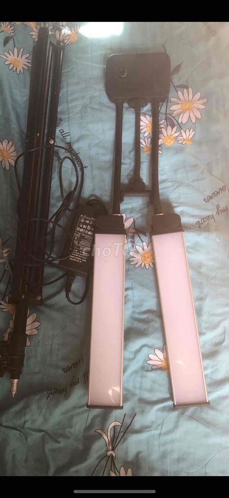 thanh lý Đèn phun xăm 2 râu Đen. Mua bán Đèn tại Quận 10 Tp Hồ Chí Minh được đăng bởi Trang Nina hình 1