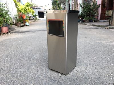 Thùng rác inox gạt tàn vuông, tròn. Mua bán Nội thất, đồ gia dụng khác tại Quận 12 Tp Hồ Chí Minh được đăng bởi Ms Kỳ Nhựa Đại Thành