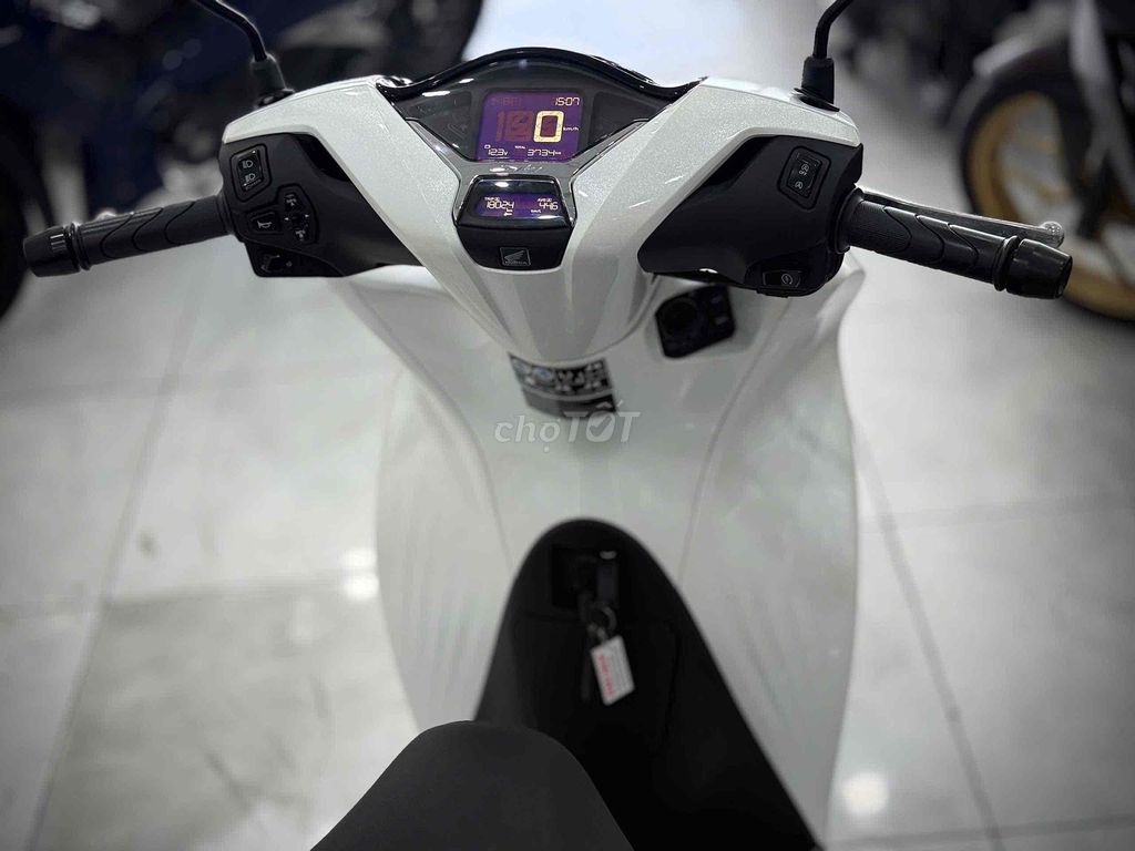 Sh125i 2025 Odo3k Lướt chính chủ ký ( Hỗ trợ GÓP ). Mua bán Xe máy tại Thị xã Phú Mỹ Bà Rịa - Vũng Tàu được đăng bởi Cửa Hàng Xe Máy Phú Mỹ hình 6