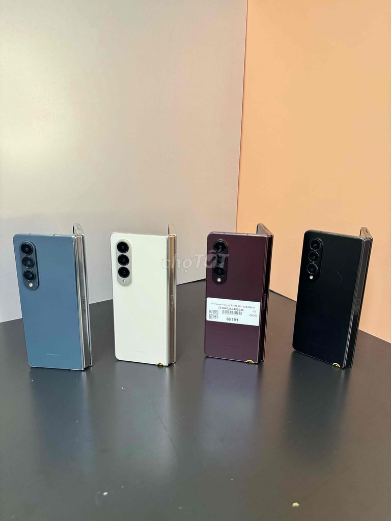 Samsung Galaxy Z Fold4 256GB Đen. Mua bán Điện thoại tại Quận Cầu Giấy Hà Nội được đăng bởi Trần Thị Hương hình 1