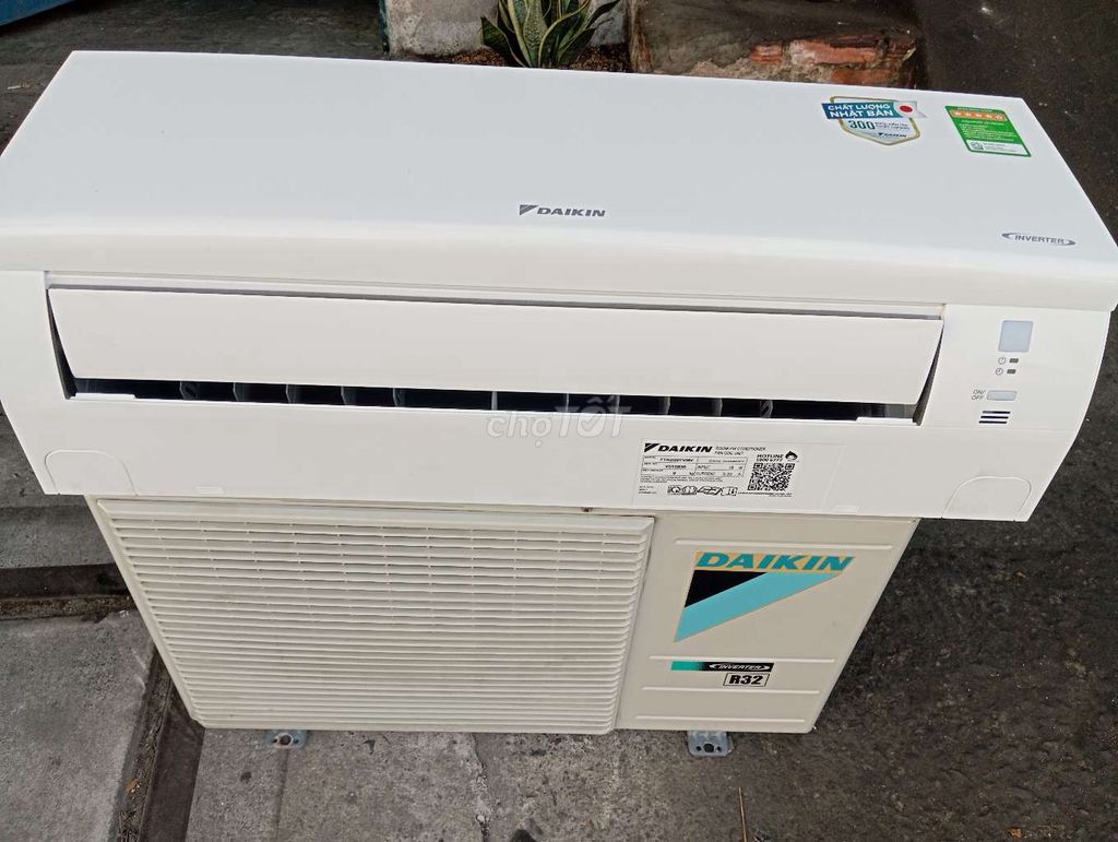 Máy lạnh daikin 2024 .còn bảo hành hảng