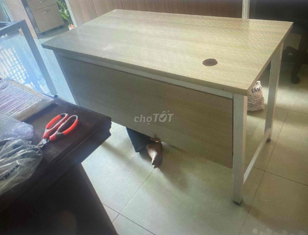 Bàn làm việc Gỗ Vàng nhạt 60x120x75cm. Mua bán Đồ dùng văn phòng tại Thành phố Biên Hòa Đồng Nai được đăng bởi kimcuc hình 1