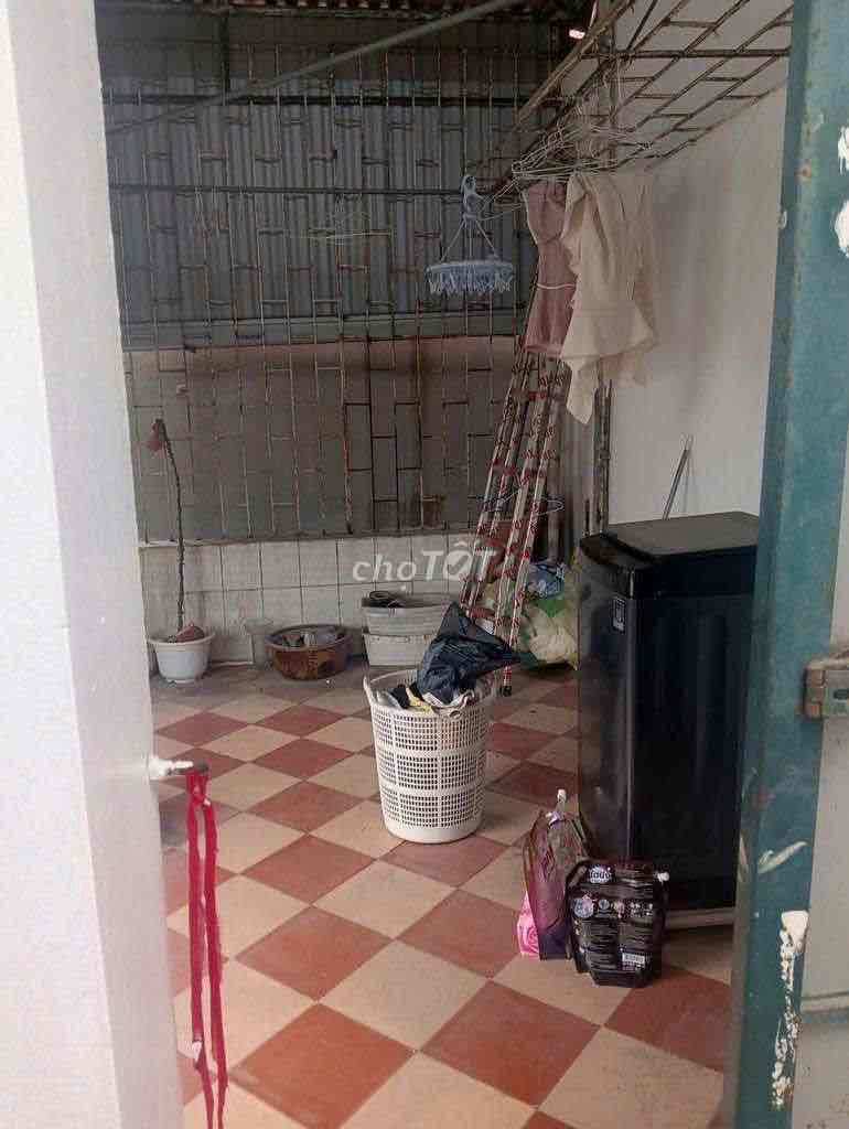 Аренда дома целиком на ул. Бакмай 30м2, 5 этажей, 8 млн, 2 окна
