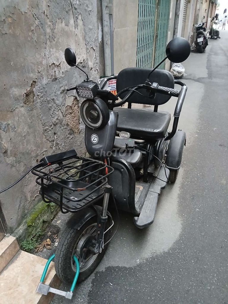 Xe điện 3 bánh màu Đen. Mua bán Xe điện tại Quận Hà Đông Hà Nội được đăng bởi Tùng Nguyễn Thanh hình 2