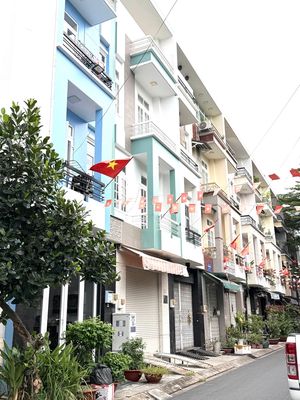Rent · 5 bd · 68 м² · Quận 8, ул. Đường Bông Sao