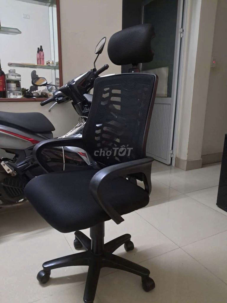 Ghế văn phòng lưới Đen đã sử dụng. Mua bán Đồ dùng văn phòng tại Quận Hải An Hải Phòng được đăng bởi minh tuan hình 1