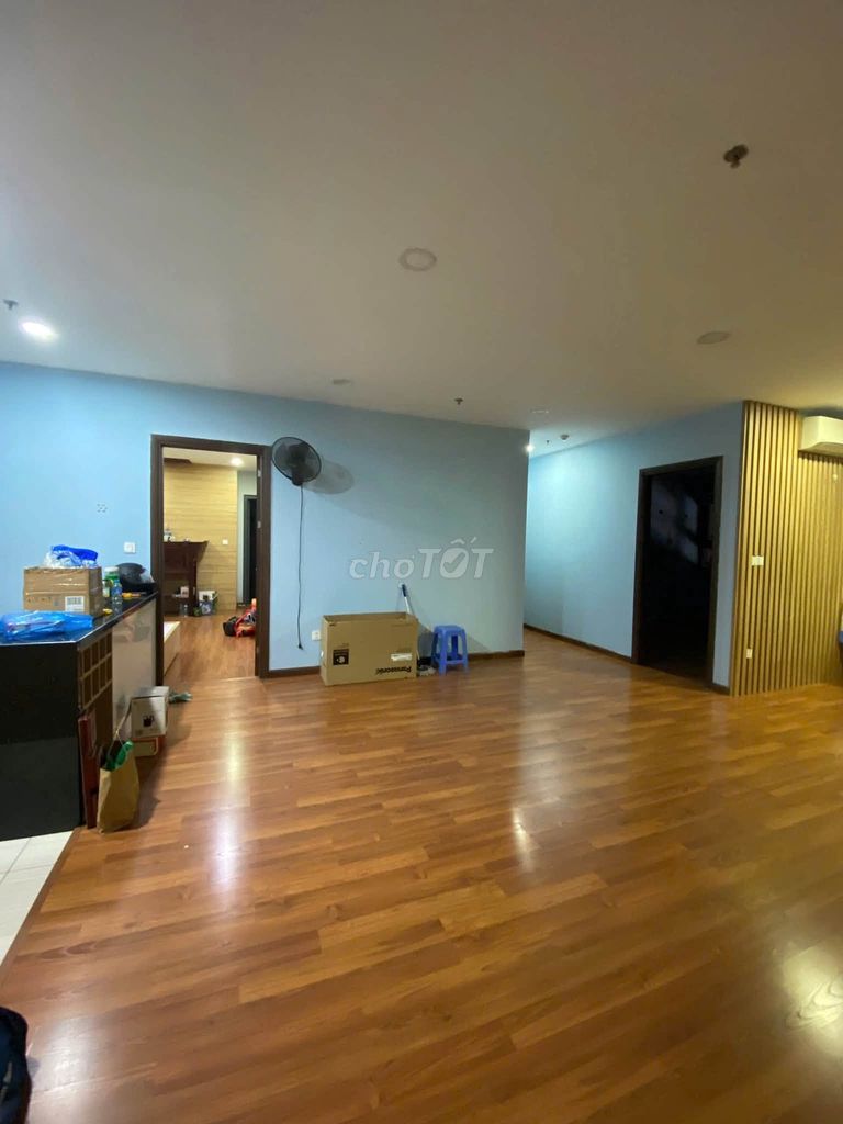Продажа 3-комнатной квартиры в Нгоай Зяо Доан, 120 кв.м, балкон на юго-восток