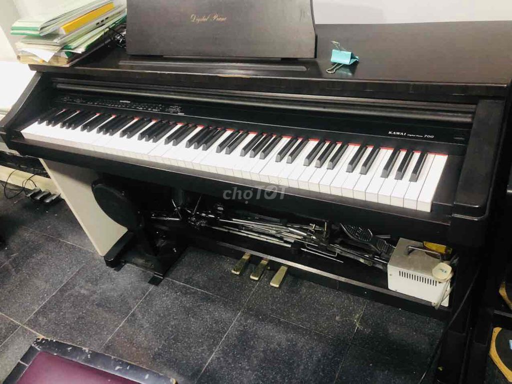 Piano Kawai 700
