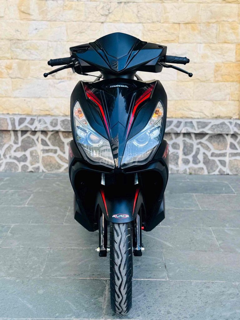 Airblade 125fi đen nhám cuối 2015 sơn máy zin 100%. Mua bán Xe máy tại Quận Cầu Giấy Hà Nội được đăng bởi nguyễn bích thuỷ hình 2