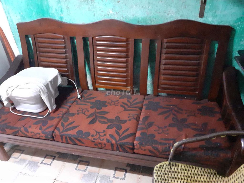 Ghế sofa gỗ Nâu còn đẹp. Mua bán Bàn ghế tại Quận Hồng Bàng Hải Phòng được đăng bởi le hung hình 1