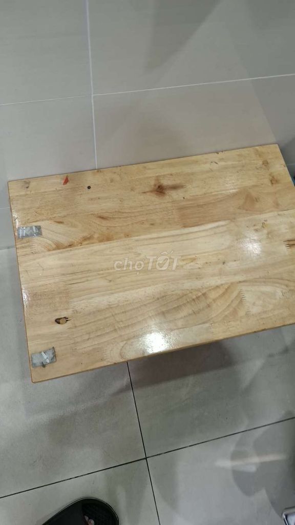 Bàn gỗ cao su kiểu Nhật 60x40x30cm 95% mới. Mua bán Bàn ghế tại Quận Tân Phú Tp Hồ Chí Minh được đăng bởi batman hình 1