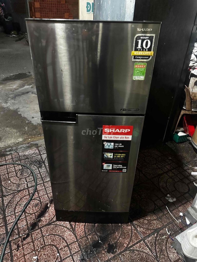 TỦ LẠNH SHARP 165 lít siêu tiết kiệm điện. Mua bán Tủ lạnh tại Thành phố Dĩ An Bình Dương được đăng bởi Điện Máy Hoàn Phát hình 1