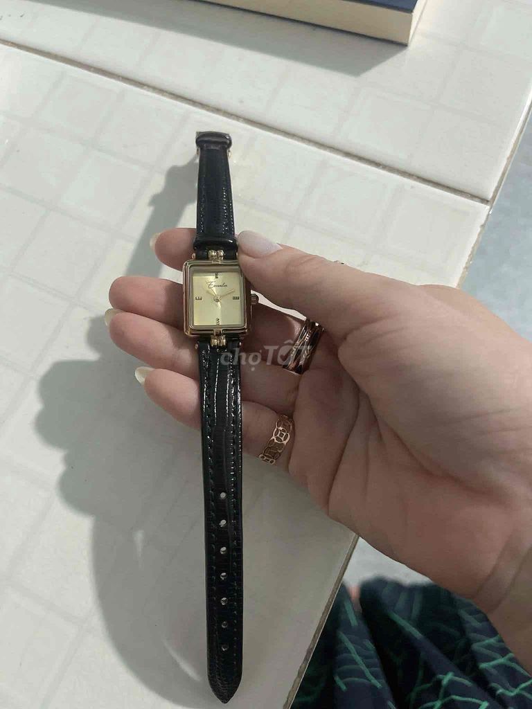 Đồng hồ đeo tay nữ dây da Đen. Mua bán Đồng hồ tại Thành phố Vĩnh Long Vĩnh Long được đăng bởi Tuyết Trinh hình 1