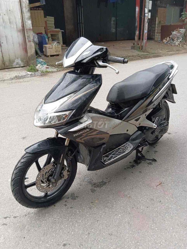 Bán xe Air Blade Fi chính chủ biển 30L tại Hà Nội. Mua bán Xe máy tại Quận Tây Hồ Hà Nội được đăng bởi Lê Hải hình 2