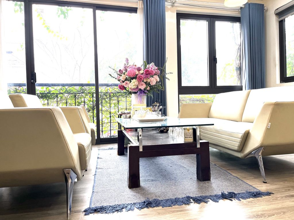 Bộ sofa & bàn  hãng GOVI Da PU, chân inox mới 95%. Mua bán Bàn ghế tại Quận Tây Hồ Hà Nội được đăng bởi Chính chủ không sử dụng bán   hình 1